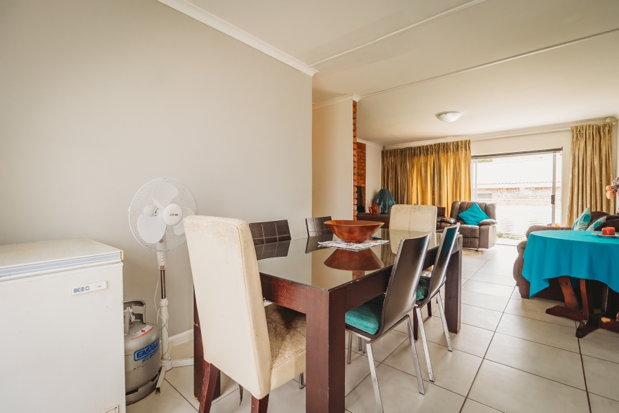 3 Bedroom Property for Sale in Denneoord Western Cape